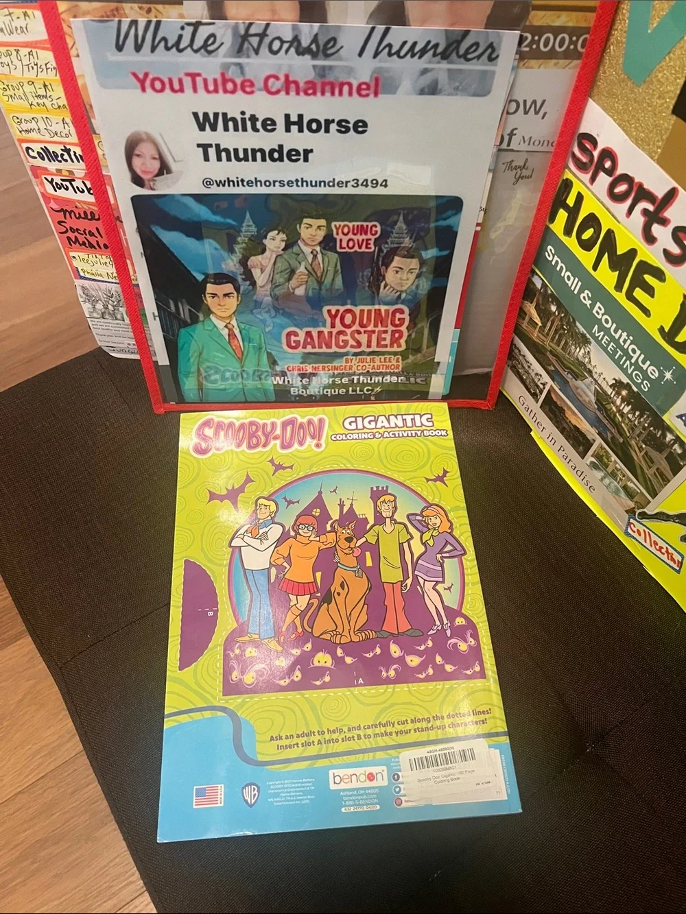 #2558**Scooby-Doo! Gigantic Coloring & Activity Book - Purple & Green